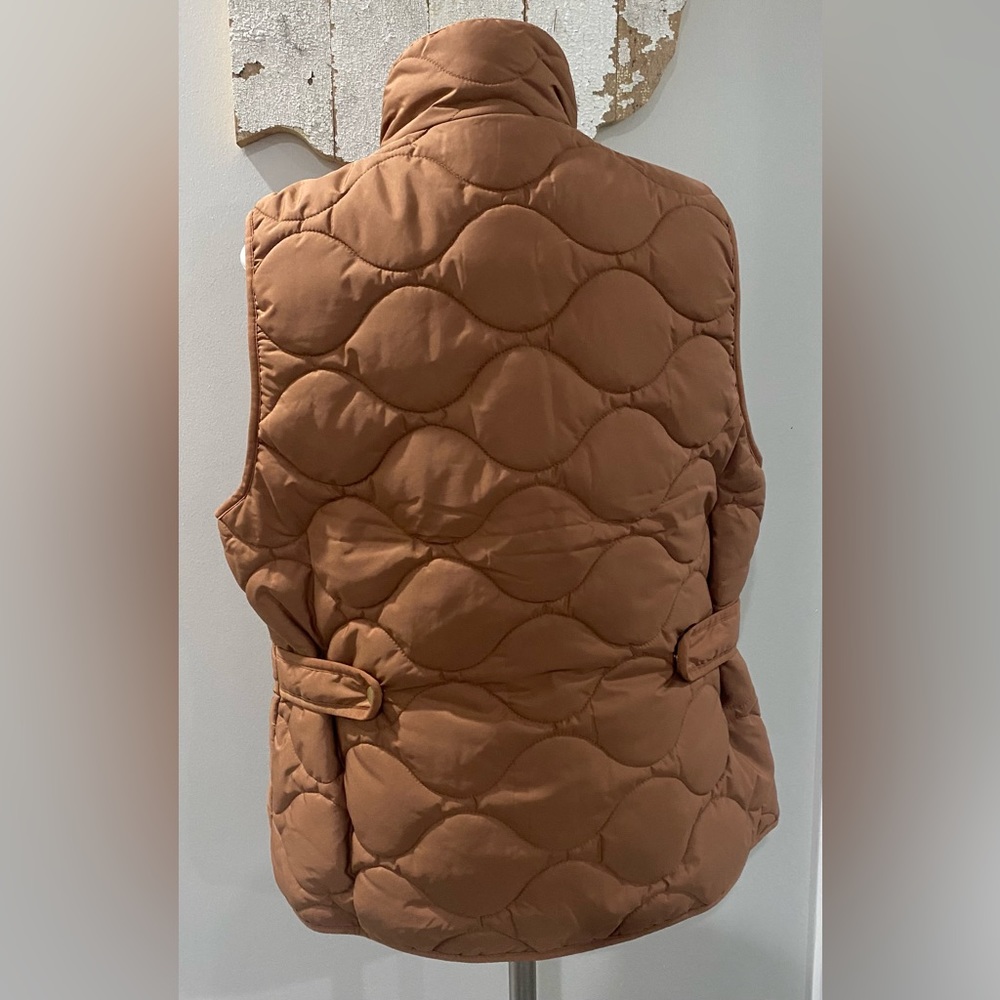 NWT! J. Crew signature Puffer Vest - Picture 4 of 8
